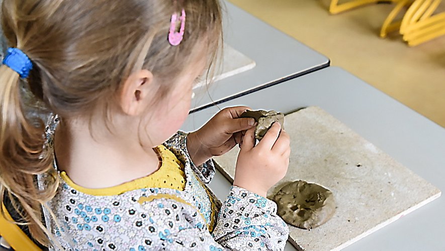 Le plaisir de manier l’argile pour les enfants.	musee millau