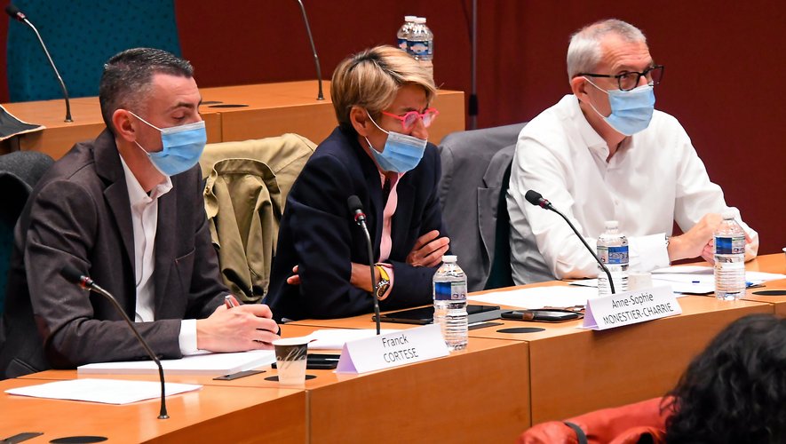 Anne-Sophie Monestier,  élue de l’opposition de droite  a dénoncé "des agressions incessantes".