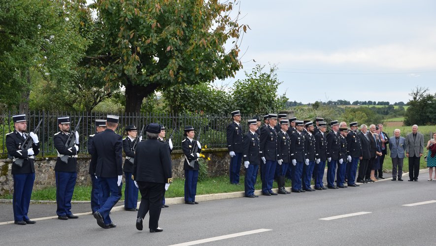 La cérémonie s'est tenue en présence de nombreux militaires du groupement de gendarmerie de l'Aveyron.