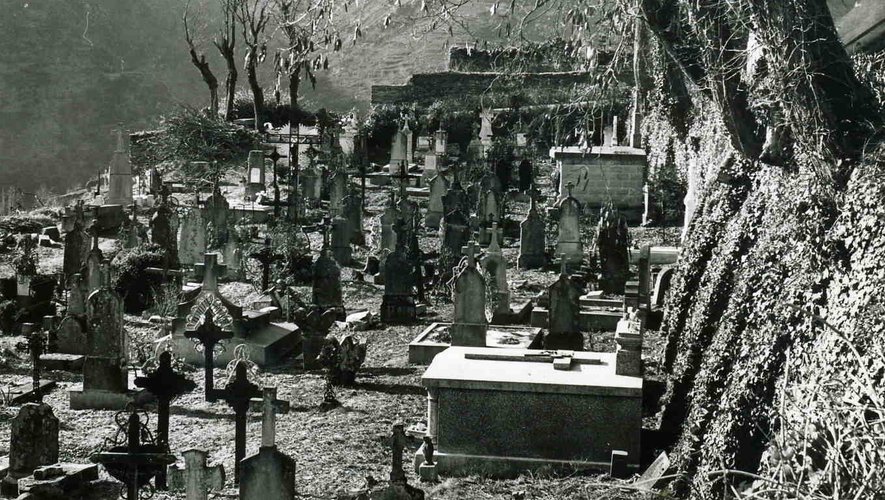 Une photographie du cimetière de Conques, en 1959.