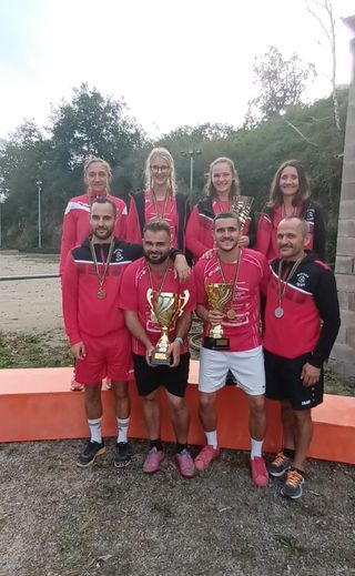 Les 8 joueurs sur le podium lors de l’individuel du district Céor-Lagast.