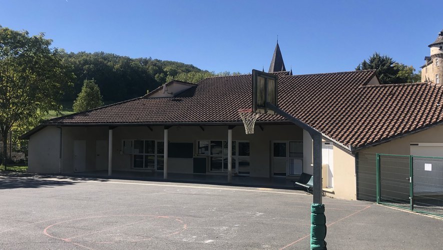 La cour de l'école de Saint-Rémy reste désespérément vide cette semaine.