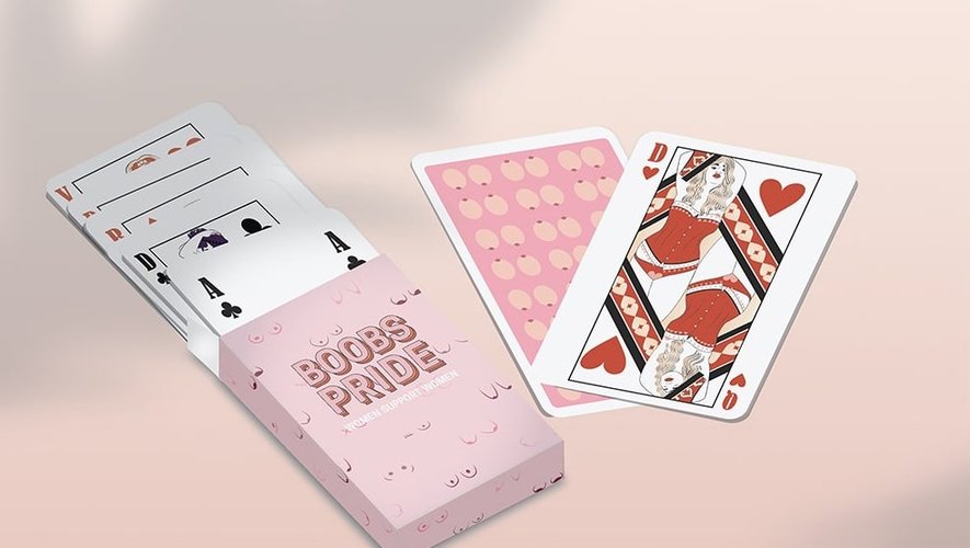 Un jeu de cartes pour glorifier les seins des femmes. C'est l'idée de "Boobs Pride", imaginé et conçu par la graphiste niçoise Lisa Tolone.