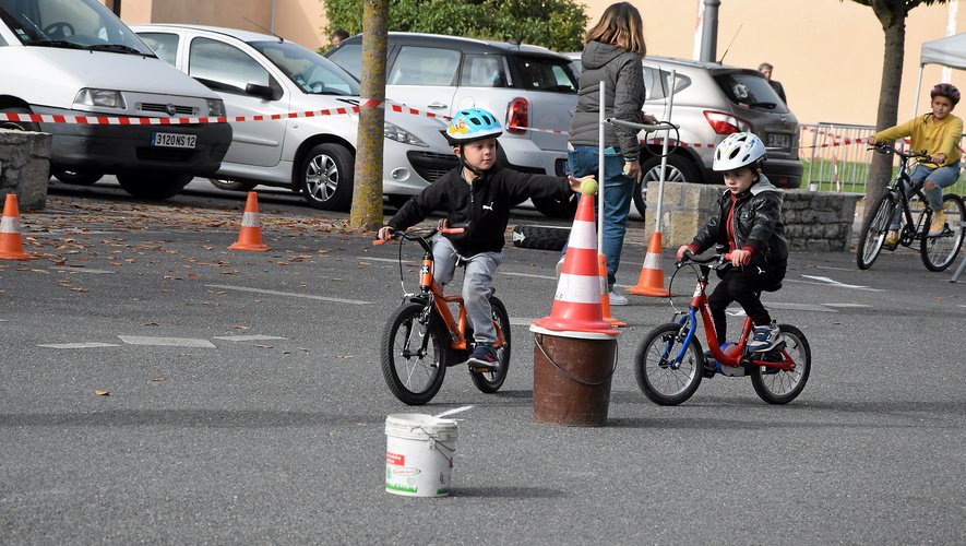 Les petits ont pu s'initier aux deux-roues lors de cette première fête du vélo et de la mobilité douce à Sébazac.