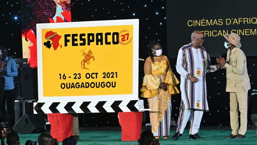 Jusqu'à l'annonce du palmarès le 23 octobre, les projections des films se dérouleront dans les différentes salles de Ouagadougou, mais des projections auront également lieu dans dix espaces en plein air.