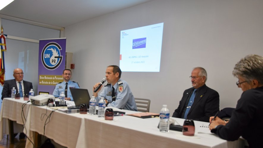 Le colonel Yann Fagard a dressé un bilan des actions de l'année lors de l'assemblée générale des retraités gendarmes de l'Aveyron à Onet.