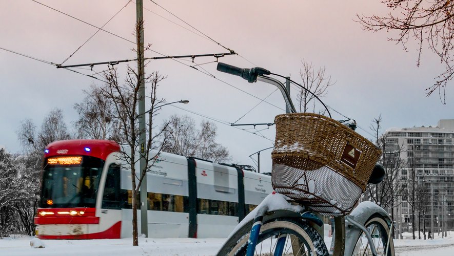 La pluie et surtout la neige n'incitent pas forcément à la pratique du vélo en ville.
