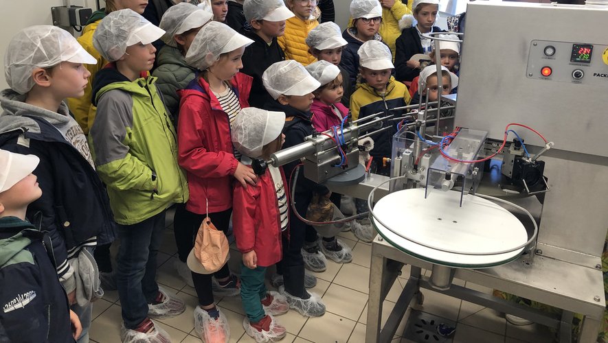 À la ferme de la Boriette, les élèves ont découvert la fabrication des yaourts de Zita.
