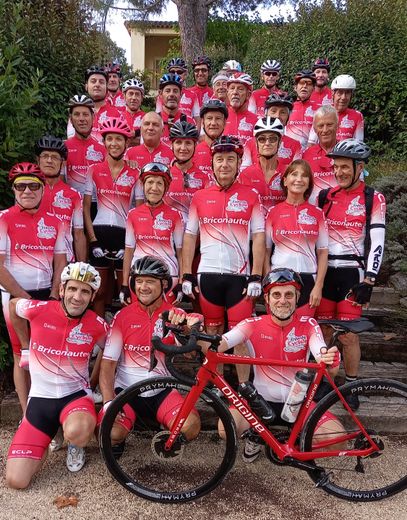 Les licenciés de l’Entente Cycliste participant à ce séjour de 3 jours en Ardèche.