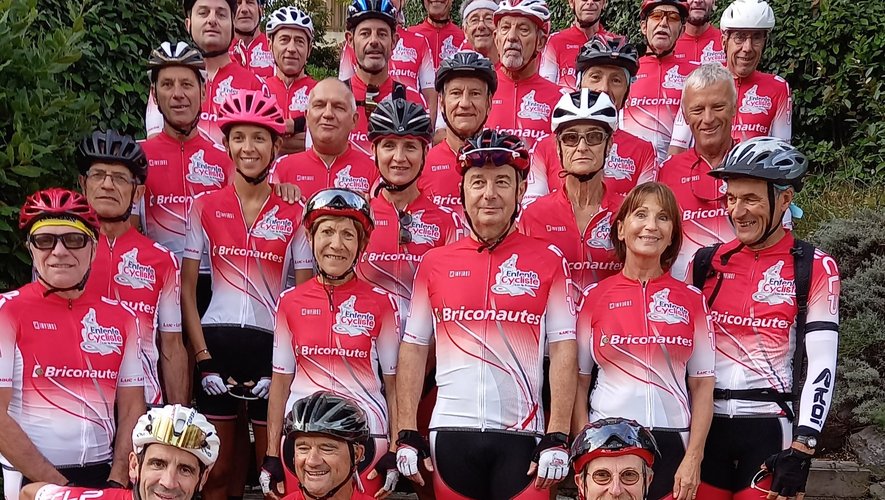 Les licenciés de l’Entente Cycliste participant à ce séjour de 3 jours en Ardèche.