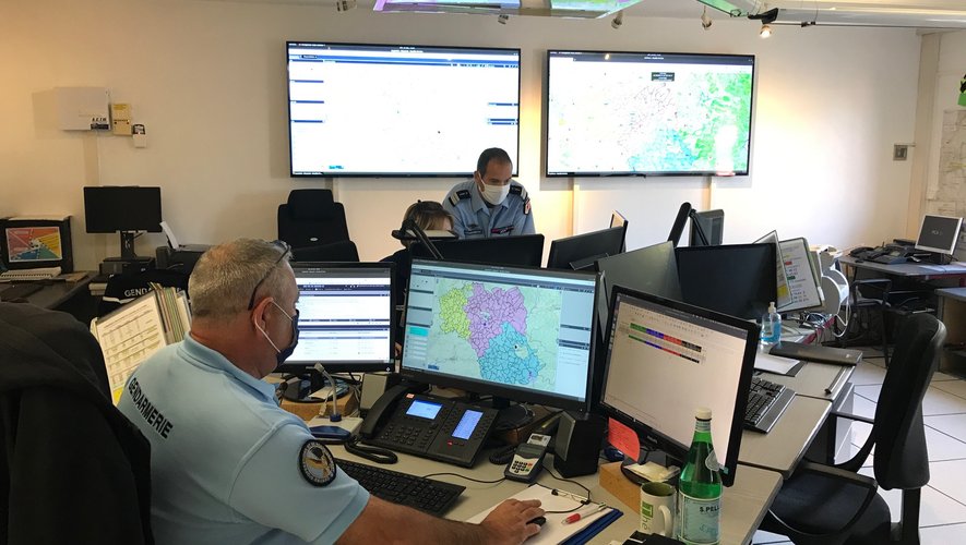 Le centre opérationnel, avec  sa cartographie interactive, qui gère les alertes et sollicite soit les brigades territoriales, soit les BGE