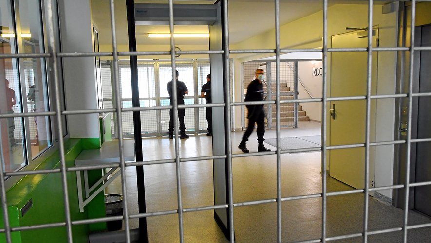 La prison de Druelle a ouvert en 2013. Elle accueille actuellement 140 détenus.