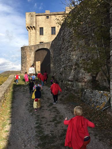Sortie ludique au château de Montaigut pour petits et grands.
