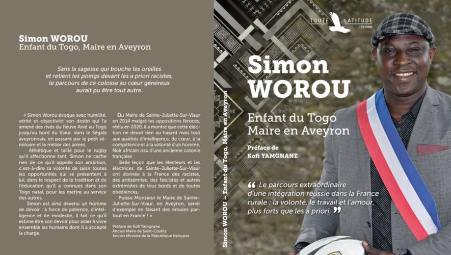 Dans son ouvrage, l'élu évoque son intégration dans l'Aveyron, notamment par le biais du rugby. 