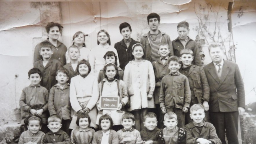 Groupe d'élèves de l'école publique dans les années 60.