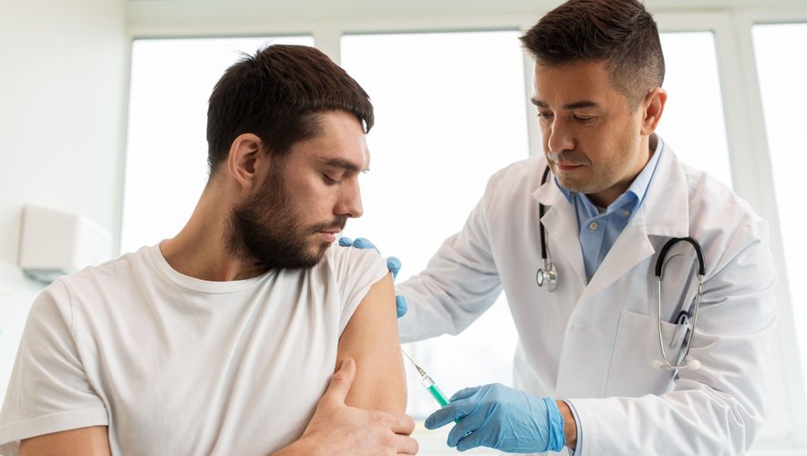 Vaccins anti-Covid : peu fréquent, le risque cardiovasculaire existe bien
