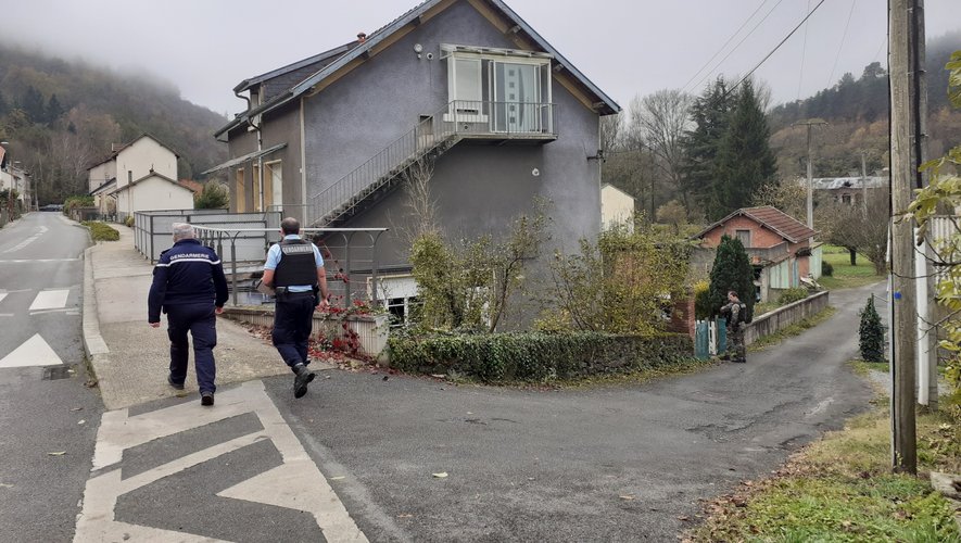 Les gendarmes ont poursuivi ce vendredi leurs investigations sur le terrain.