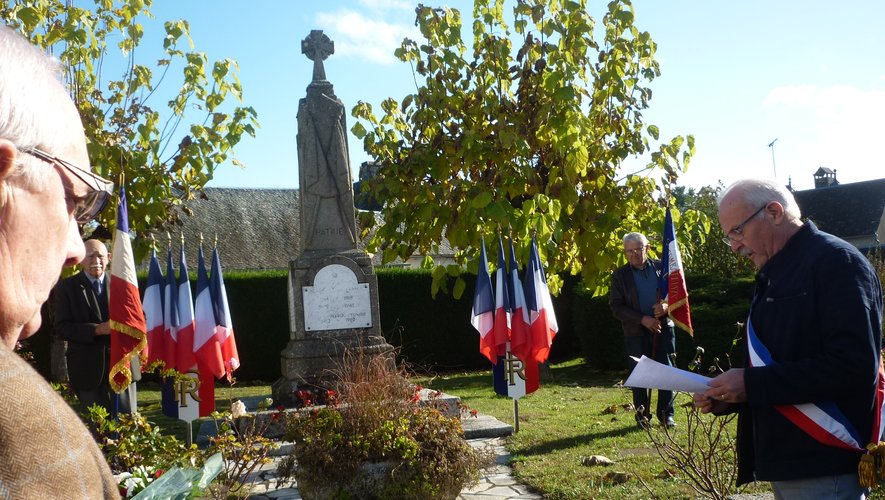 Au monument aux morts de Saint-Gervais.