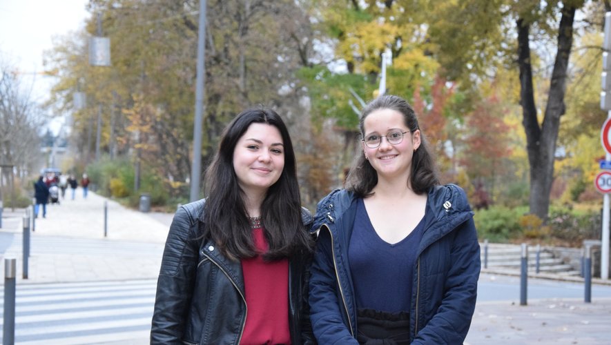 Nour et Ambre, les deux lycéennes à l'origine de #NousToutesFoch.