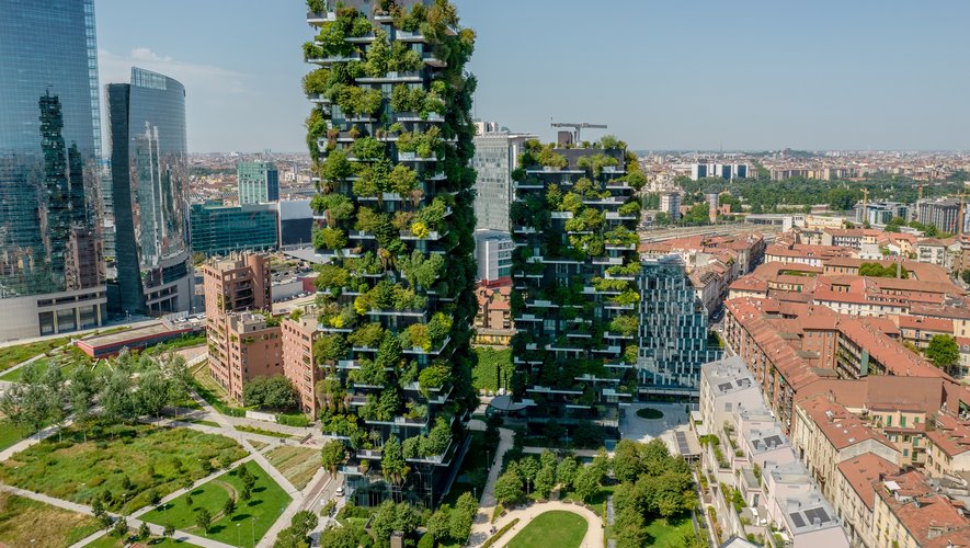 En Italie, Milan favorise l'utilisation des infrastructures vertes afin de lutter contre les fortes chaleurs.