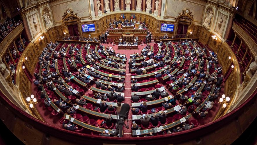 Mercredi 17 novembre, le Sénat a retoqué l'indemnité inflation de 100 € qui concerne 38 millions de Français.