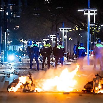 Violences à Rotterdam.