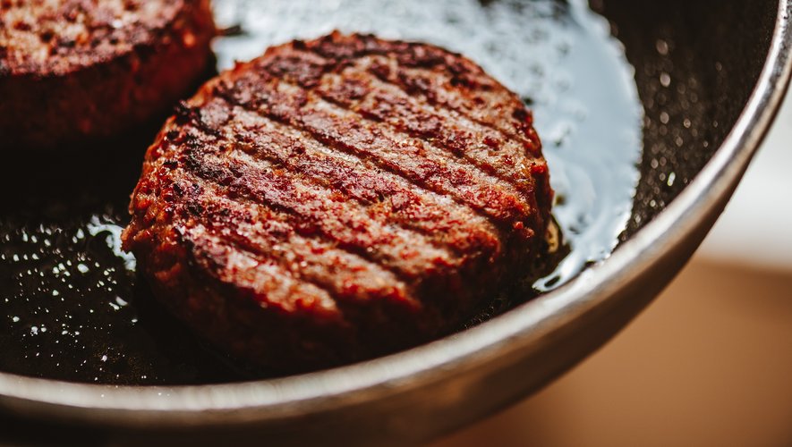 Le taux de sel dans les steaks végétaux dépassent les recommandations sanitaires.
