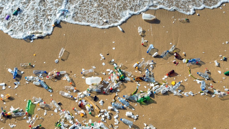 Au rythme actuel, la quantité de plastique déversée dans l'océan pourrait atteindre 53 millions de tonnes par an d'ici à 2030.