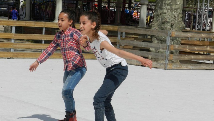 La patinoire synthétique arrive le 18 décembre sous la halle