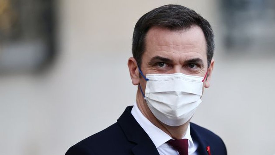 Olivier Véran, le ministre de la Santé, assure que la vague épidémique pourrait bientôt atteindre son pic.