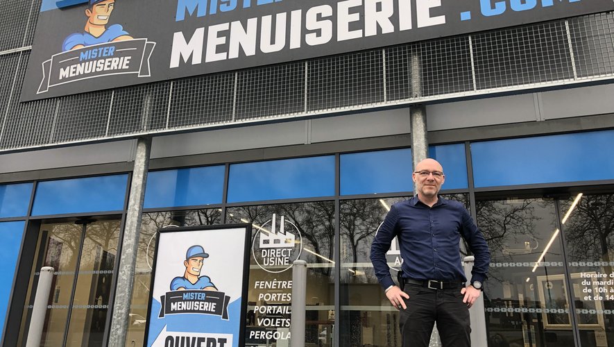Frédéric Hude, responsable du nouveau magasin Mister Menuiserie de Villefranche.