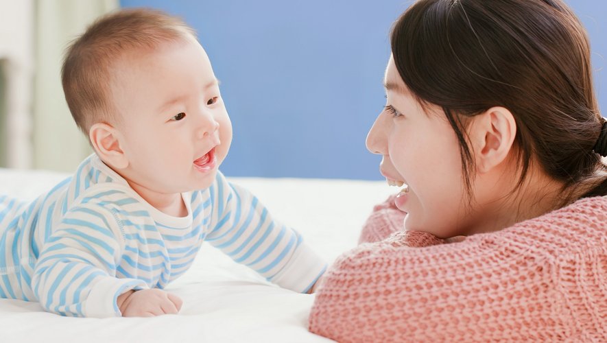 Parler bébé : naturel et bénéfique pour son langage plus tard
