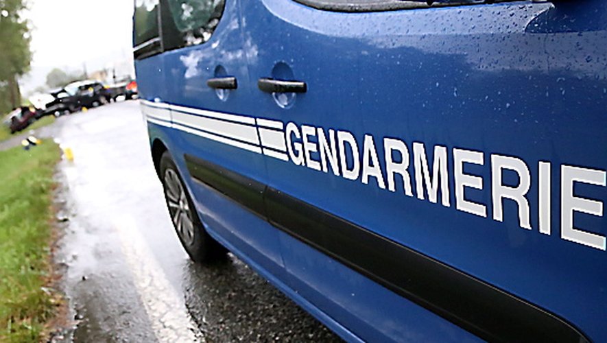 La gendarmerie a sécurisé les lieux et met en place une déviation. 