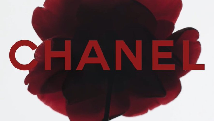 Chanel présente sa nouvelle ligne de beauté plus responsable, N°1 de Chanel.