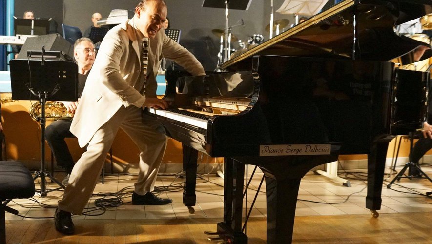 Fabrice Eulry sera en concert sobrement intitulé "Piano Folie" le 16 janvier à Castelnau-de-Mandailles.