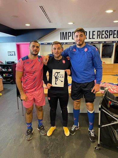 Deux soutiens de taille et de poids pour Joris Segonds avec ses deux équipiers du Stade français, et aveyronnais d'origine, Laurent Panis (à gauche) et Paul Gabrillagues.