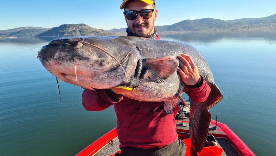 Millau Un Gros Bebe Bien Gras Et Sans Ecaille Pour Le Pecheur Youtubeur Doktorfishs12 Centrepresseaveyron Fr Millau Un Gros Bebe Bien Gras Et Sans Ecaille Pour Le Pecheur Youtubeur Doktorfishs12 Centrepresseaveyron Fr