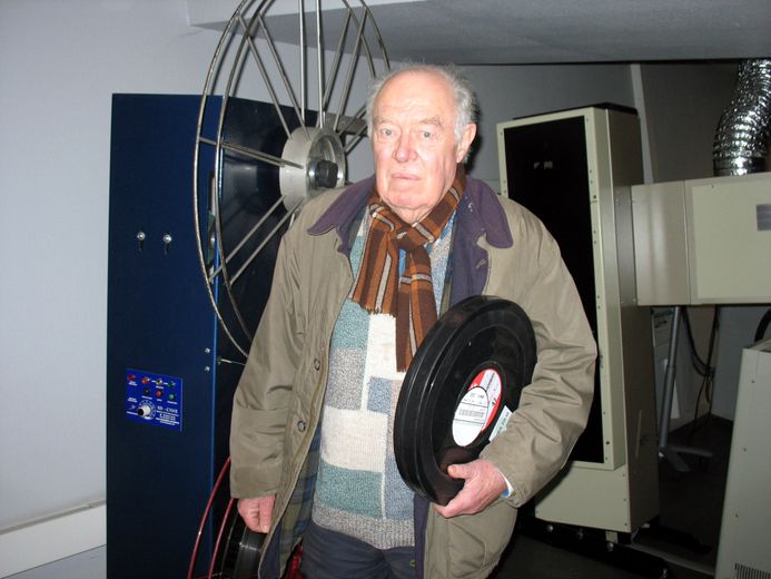 Arnaud Segond, directeur de La Strada, devant l’entrée de la salle Guy-Cavagnac.