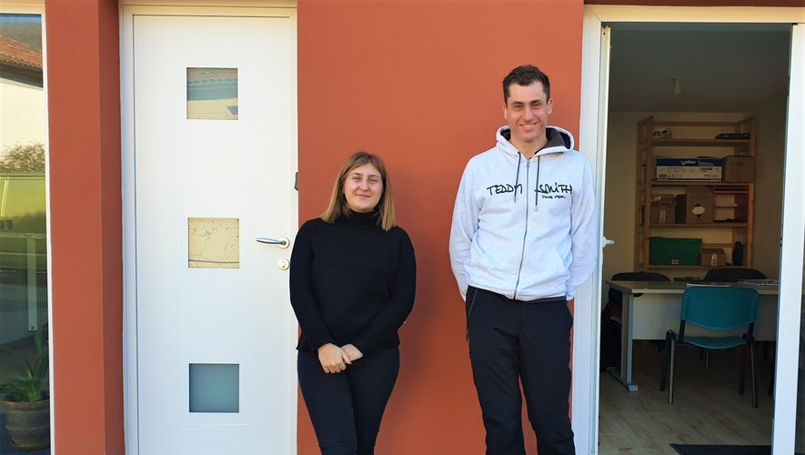 Cédric Rigal et Amandine Maury devant les locaux de leur maison sport santé au 5,rue Jean-Moulin.