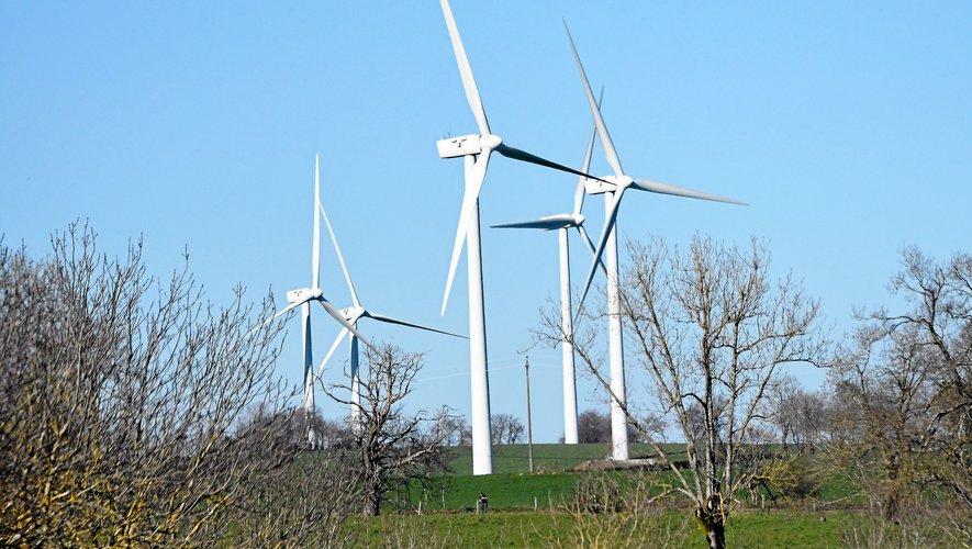 Le collectif dénonce le trop grand nombre d'éoliennes en Aveyron.