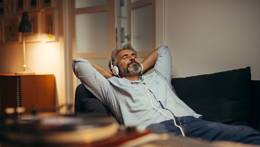 Beaucoup écoutent de la musique pour se détendre et lutter contre le stress du quotidien.