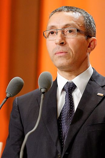 Azouz Begag fut ministre délégué à la Promotion de l’égalité des chances de 2005 à 2007 au sein du gouvernement de Dominique de Villepin.