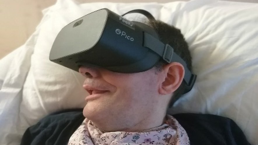Ils ont fait un don pour financer l'achat d'un dispositif de réalité virtuelle.