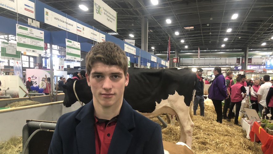 Le jeune homme, âgé de 17 ans, a gagné le concours de jugement de vaches aubrac.