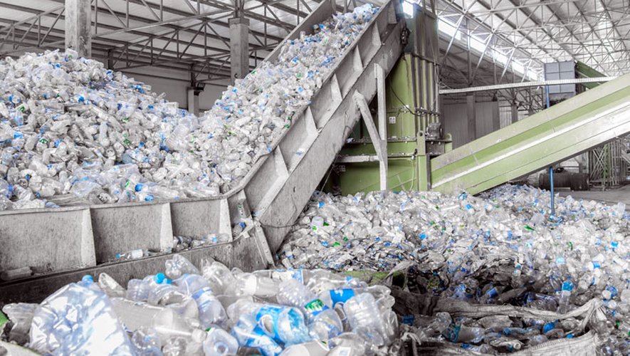 Recyclage des emballages plastiques ménagers : et si le secteur faisait de son retard une force ?  