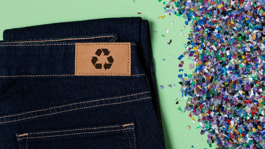 L'upcycling compte parmi les solutions exploitées par l'industrie de la mode pour réduire la montagne de déchets qu'elle génère chaque année.