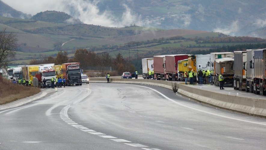 Les transporteurs routiers vont mener une opération escargot à Rodez et sur sa rocade lundi 21 mars 2022.