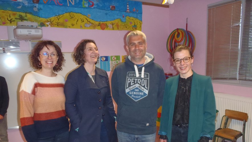 Les membres du bureau de l’Apel : de G. à D.Hélène Bousquié, Célia Bédos, Jérôme Lang et Sabrina Marty