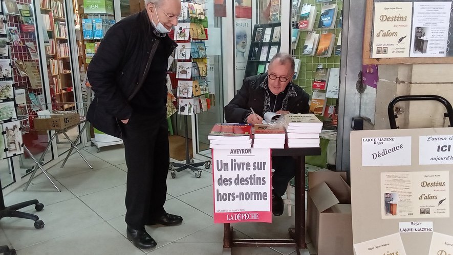 Roger Lajoie - Mazenc avec un de ses fidèles lecteurs. FEG
