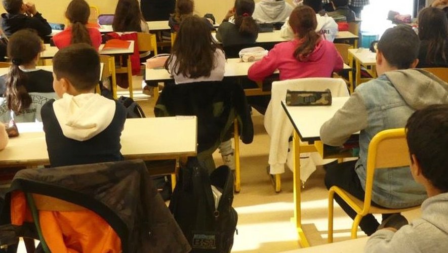 Dans l'Aveyron, l'enseignement privé scolarise actuellement 16400 élèves (pour 25492 dans le public) dans 20 collèges et 20 lycées et salarie 900 enseignants.